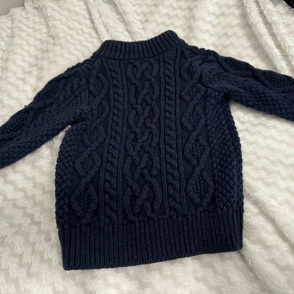 #24 Sweater - Picture 2 of 3